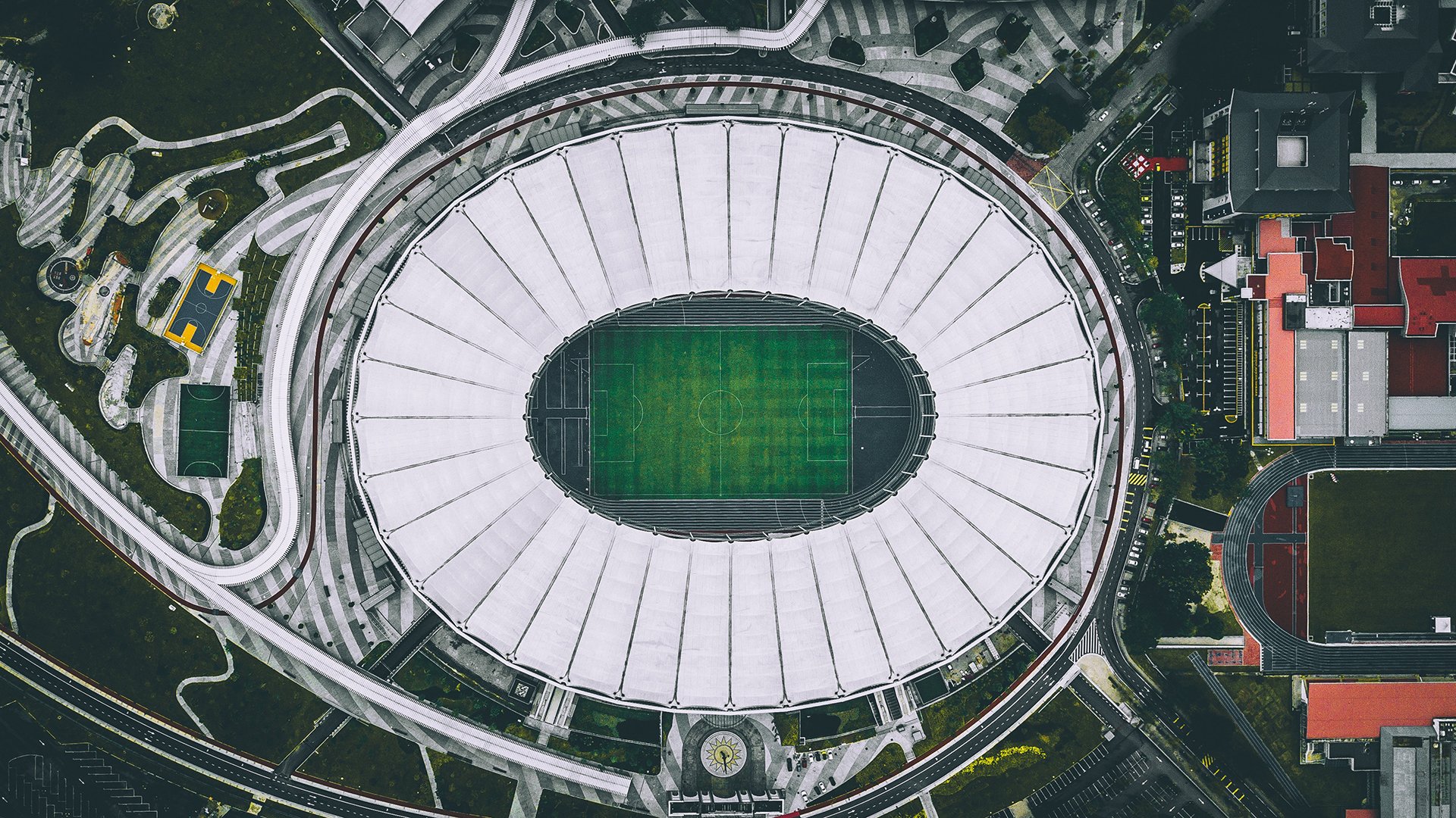 全明星赛场的回声，星光黯淡与赛后发声的时代注脚